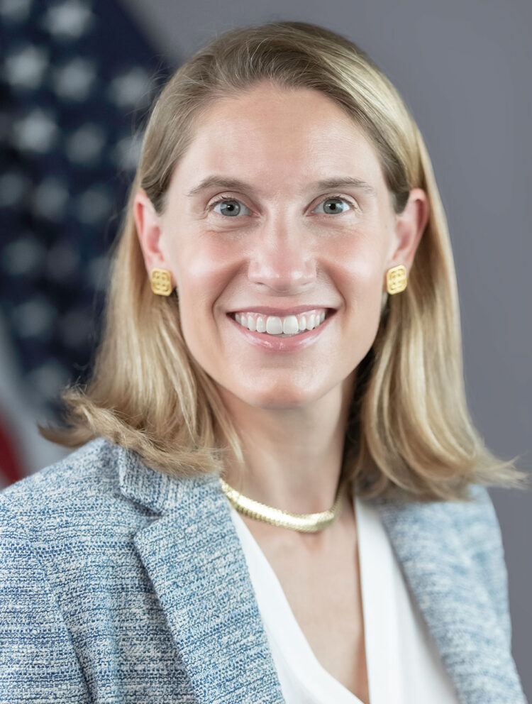Caroline Crenshaw, SEC Commissioner, Has Stated That DeFi Should Create A Relationship With The US SEC.