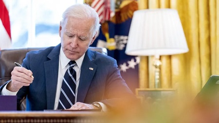 Biden-using-crypto-to-help-Democrats-expert-warns
