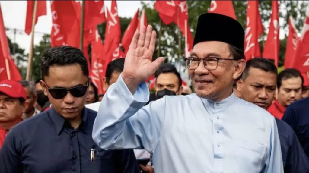 Malaysia and China Mull 'Asian Fund' to Cut USD Dependency.