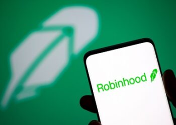 Robinhood Evaluates Cryptocurrency Services Amid U.S. SEC Crackdown on Binance and Coinbase