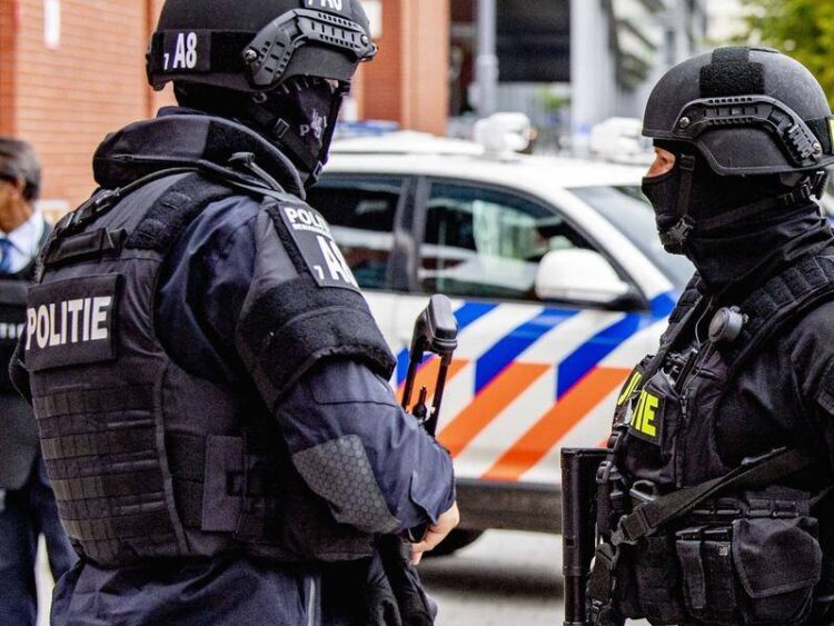 Australian Police Officer Faces Trial for Alleged Theft of 81 BTC in Drug Trafficking Probe