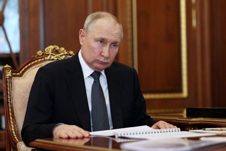 Exiled Russian Opposition Leader Launches Blockchain-Based Referendum Against Vladimir Putin Amid Legal Challenges