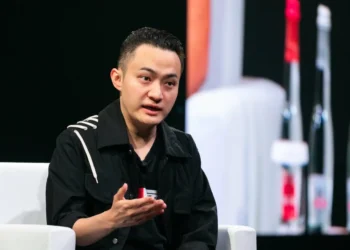 Justin Sun Praises World Liberty's $10M WBTC Investment Amid Market Dip