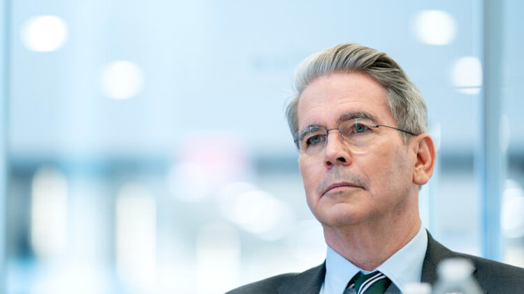 Netizens Criticize Scott Bessent’s Claim That Crypto Needs U.S. Leadership