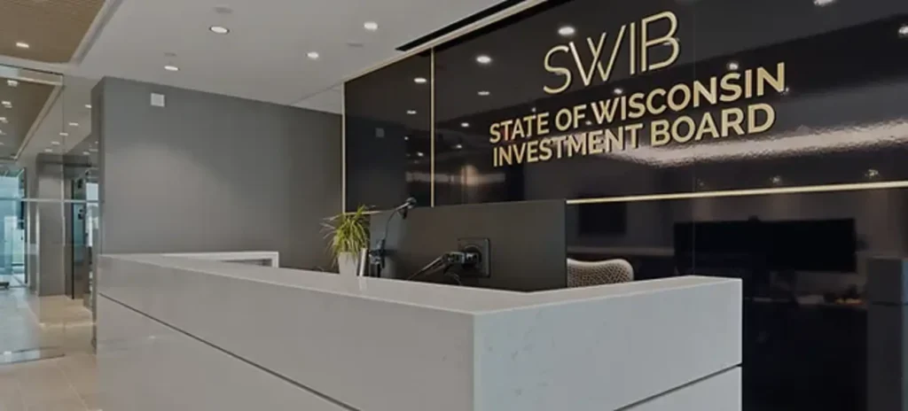 Wisconsin Retirement Fund Dumps Bitcoin ETF as Abu Dhabi Sovereign Wealth Fund Deepens Investment