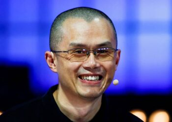 Binance Co-Founder CZ Hints at Altcoin Season as CMC Index Signals Market Rotation