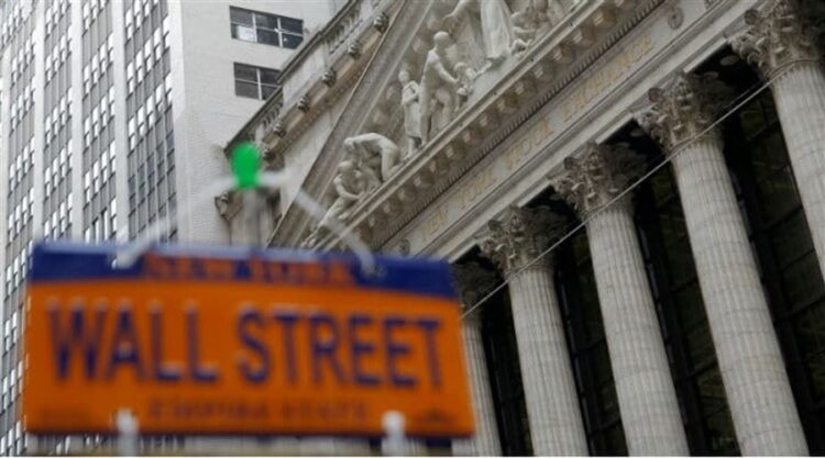 Crypto Adoption Fuels $2 Trillion Deposit Drain from U.S. Banks, Report Finds