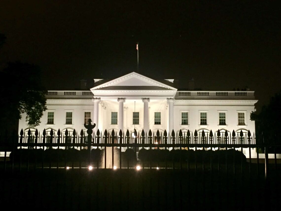 White House Executive Order Targets Banks Over Alleged Political and Crypto Discrimination