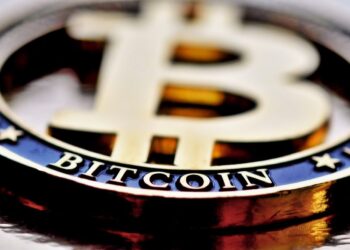 Investors cool off on Bitcoin treasury firms as market saturation, mNAV drops, and weak strategies expose flaws in the Bitcoin-stacking trend.