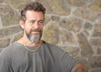Jack Dorsey Backs “Bitcoin for Signal” Campaign to Integrate Cashu Payments