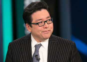 Tom Lee Revises Bitcoin 2025 Target Downward But Sees Year-End High Potential