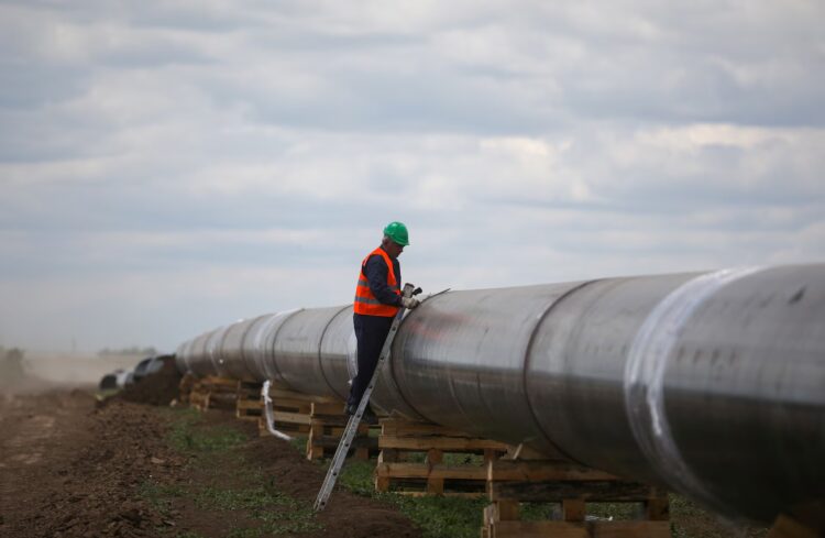 Russia Oil Pipeline Restart Could Unlock $105B for Ukraine, What It Means for Oil and Crypto Markets