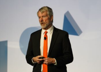 Saylor’s STRC Faces Pressure as Bitcoin Funding Tests mNAV Stability