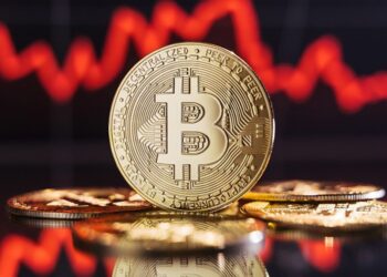 Bitcoin Falls as ETF Outflows Increase Selling Pressure