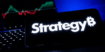 Strategy Halts Bitcoin Buying Spree Ahead of Q1 Earnings as BTC Hits $80,000