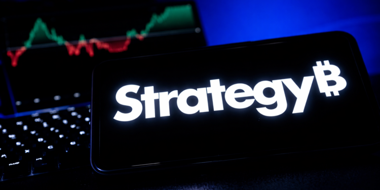 Strategy Halts Bitcoin Buying Spree Ahead of Q1 Earnings as BTC Hits $80,000