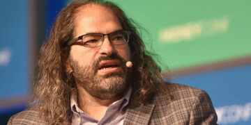 David Schwartz Warns XRP Holders Over Rising Fake Airdrop and Reward Scams
