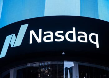 Bitcoin Falls Behind Nasdaq as Inflation and Rate Cut Delays Weigh on Price Outlook