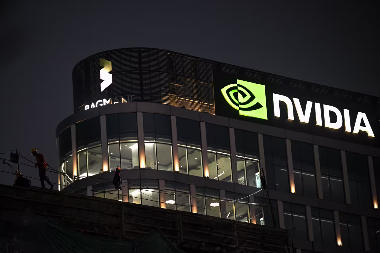 Oil, Fed Uncertainty, and NVIDIA Earnings Put Crypto Under Market Pressure