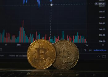 South Korea Crypto Remittances Surge 380% as Stocks Slide in Sharp Tech Selloff