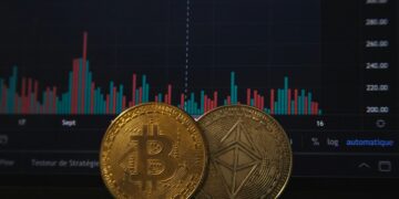South Korea Crypto Remittances Surge 380% as Stocks Slide in Sharp Tech Selloff