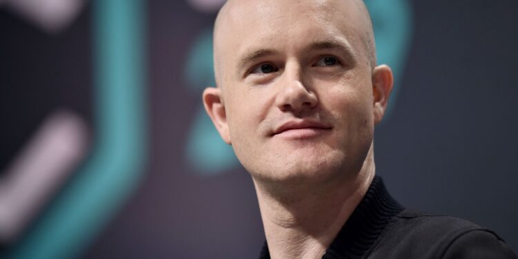 Coinbase CEO Calls for Changes to Accredited Investor Rules in the U.S.