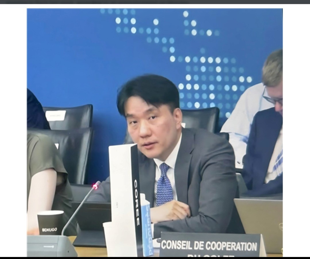 FIU Commissioner Lee Hyung Ju at the FATF plenary session in Paris.