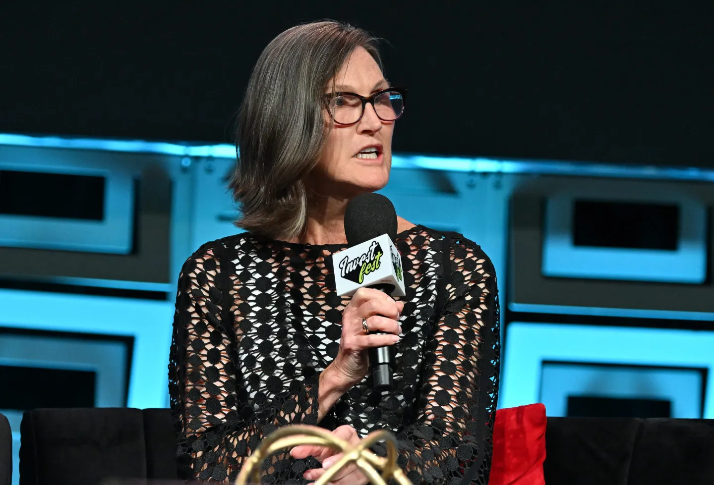 Cathie Wood Says USDT and USDC Will Keep Stablecoin Lead Despite OUSD Launch
