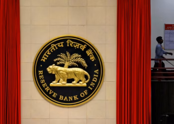 India’s Central Bank Sells Dollars to Defend Rupee as Bitcoin Debate Returns