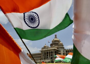 AI Helps Indian Banks Raise Productivity as Workforce Shrinks