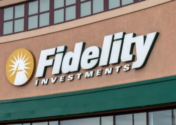 Fidelity’s $898M Ether ETF Moves to Let Investors Earn Staking Rewards